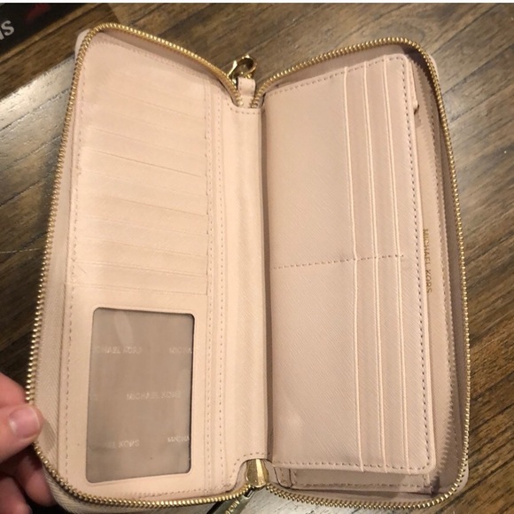 Michael Kors MK wallet satchel wristlet - Picture 3 of 3